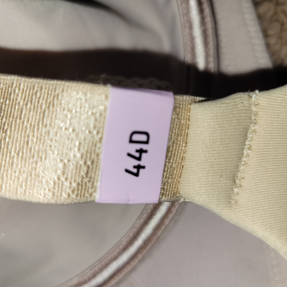 2 VF NWOT Beauty Back Minimizer Tan Bras - Picture 6 of 7